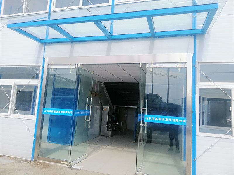 山东港基建设玻璃门安装案例